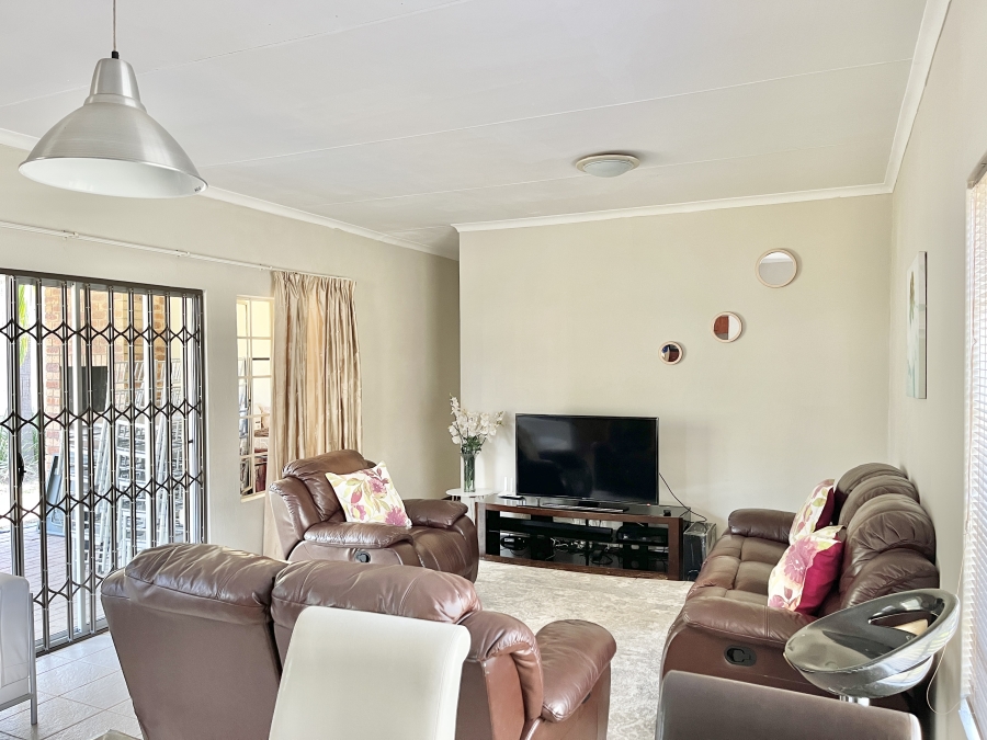 To Let 3 Bedroom Property for Rent in West Acres Ext 40 Mpumalanga