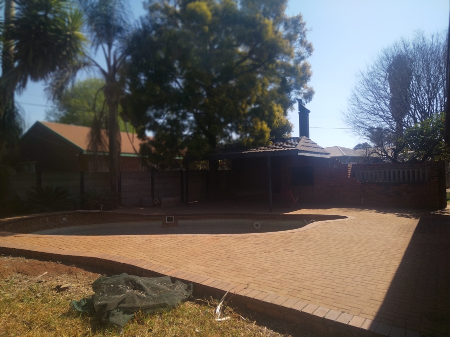 4 Bedroom Property for Sale in Eloff Mpumalanga