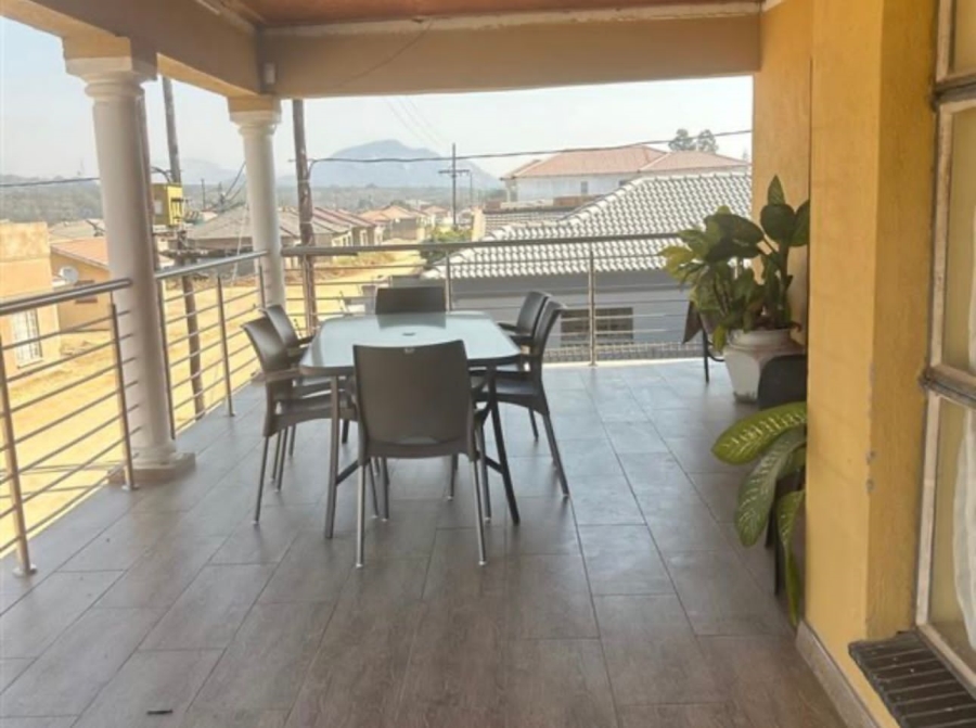 6 Bedroom Property for Sale in Kanyamazane Mpumalanga