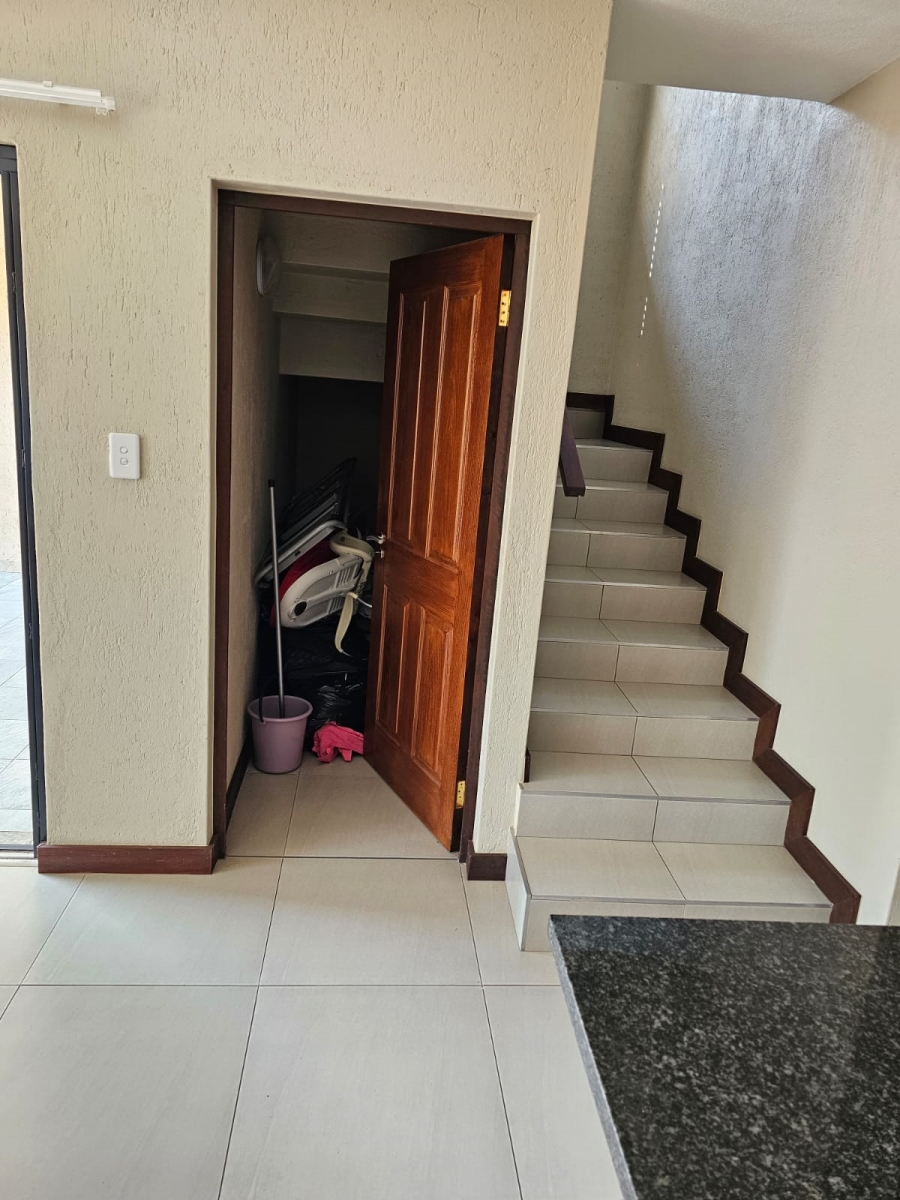 3 Bedroom Property for Sale in Stonehenge Mpumalanga