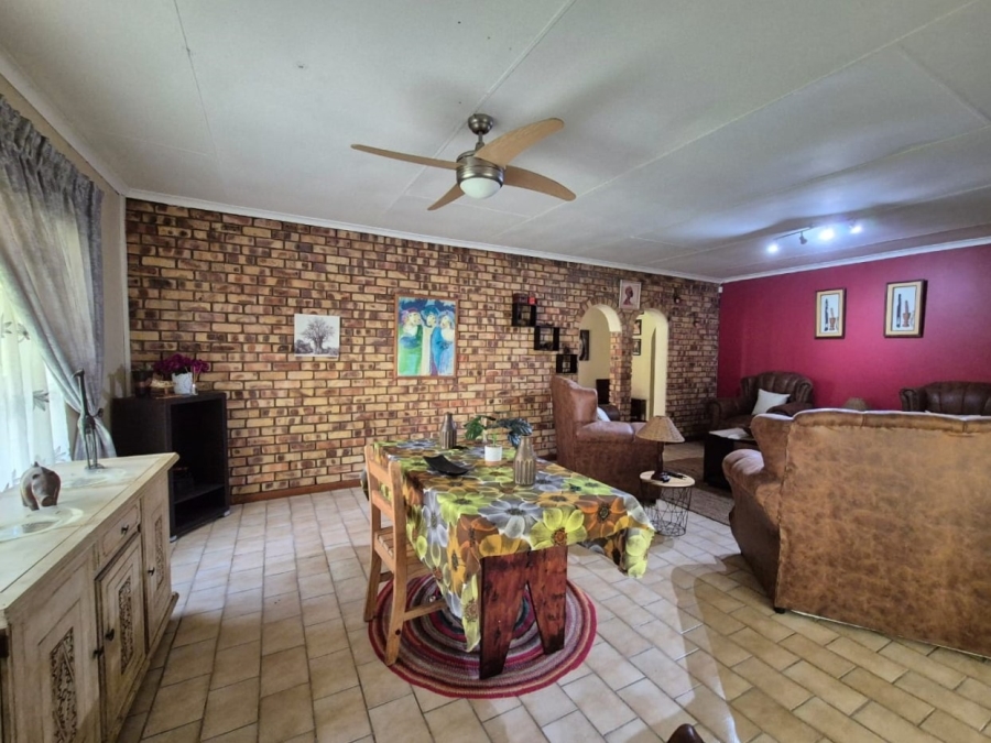 4 Bedroom Property for Sale in Hectorspruit Mpumalanga