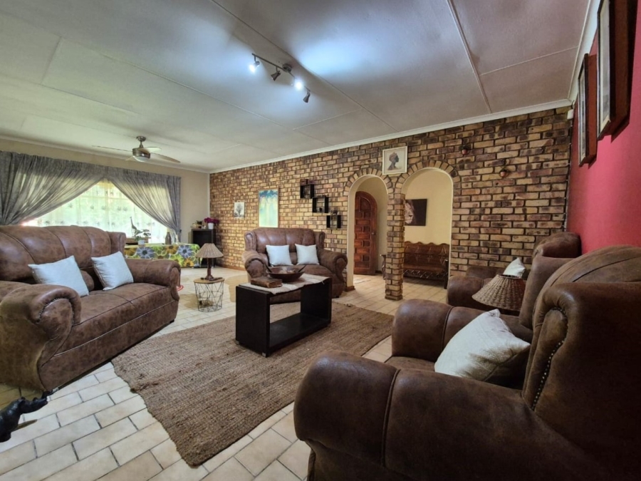 4 Bedroom Property for Sale in Hectorspruit Mpumalanga