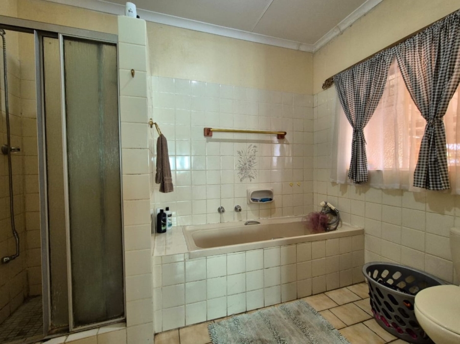 4 Bedroom Property for Sale in Hectorspruit Mpumalanga