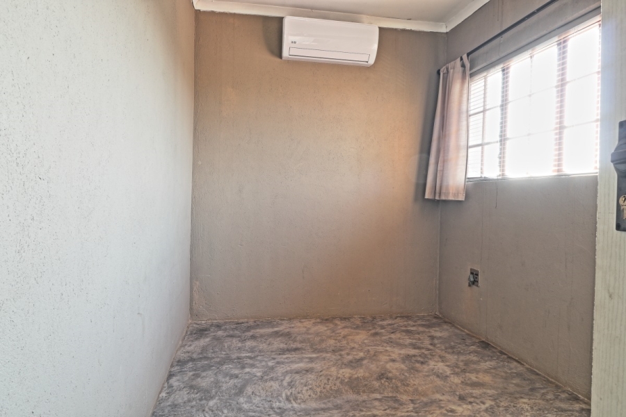 4 Bedroom Property for Sale in Marloth Park Mpumalanga