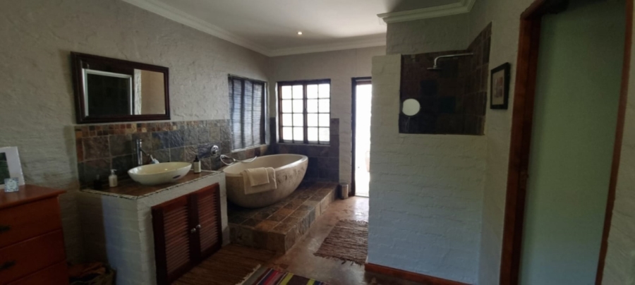 5 Bedroom Property for Sale in White River Estates Mpumalanga