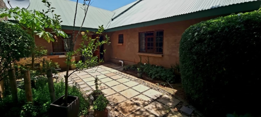 5 Bedroom Property for Sale in White River Estates Mpumalanga