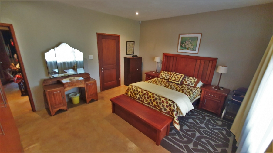 5 Bedroom Property for Sale in Ntulo Wildlife Estate Mpumalanga