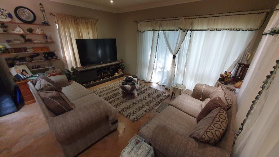 5 Bedroom Property for Sale in Ntulo Wildlife Estate Mpumalanga