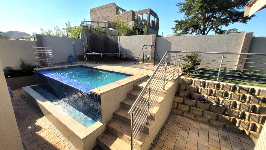 5 Bedroom Property for Sale in Elawini Lifestyle Estate Mpumalanga