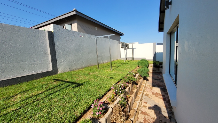 5 Bedroom Property for Sale in Elawini Lifestyle Estate Mpumalanga