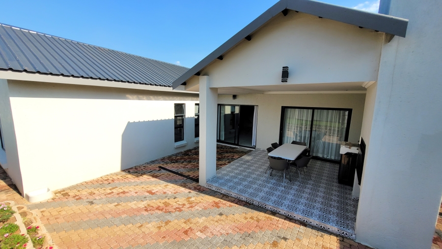 5 Bedroom Property for Sale in Elawini Lifestyle Estate Mpumalanga