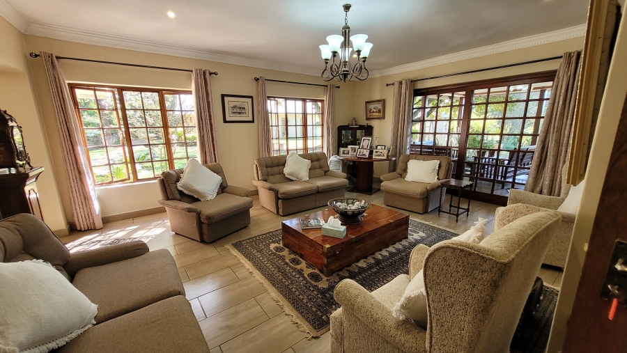 7 Bedroom Property for Sale in White River Mpumalanga