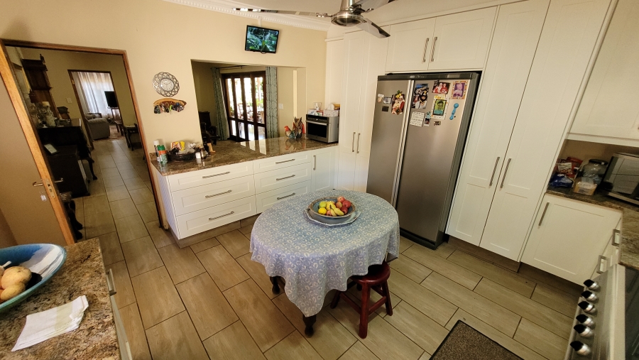 7 Bedroom Property for Sale in White River Mpumalanga