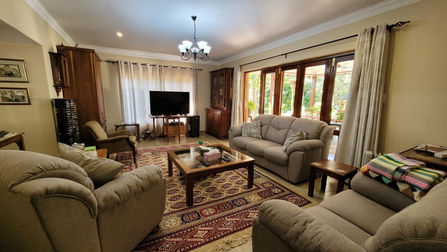 7 Bedroom Property for Sale in White River Mpumalanga