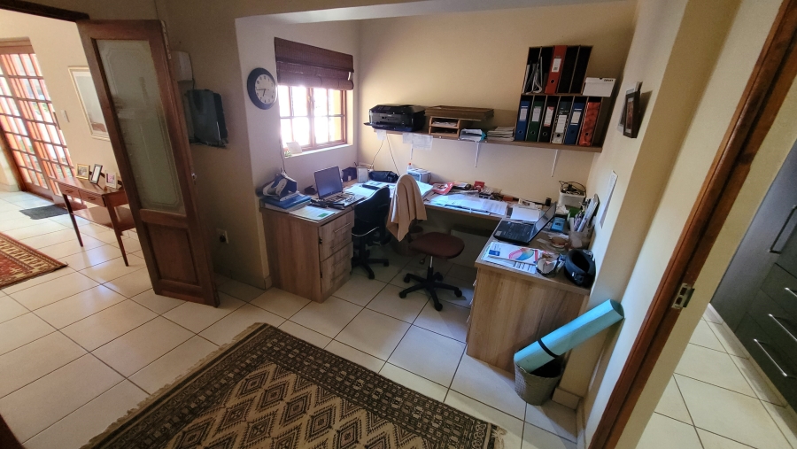 7 Bedroom Property for Sale in White River Mpumalanga