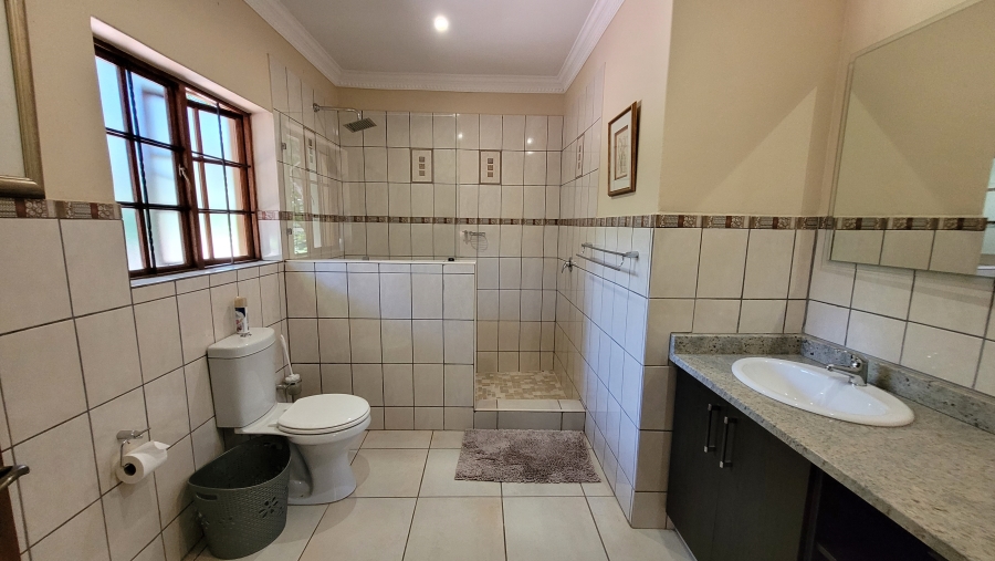 7 Bedroom Property for Sale in White River Mpumalanga