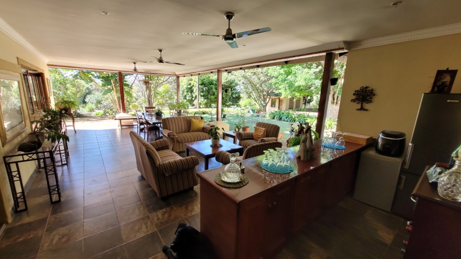7 Bedroom Property for Sale in White River Mpumalanga