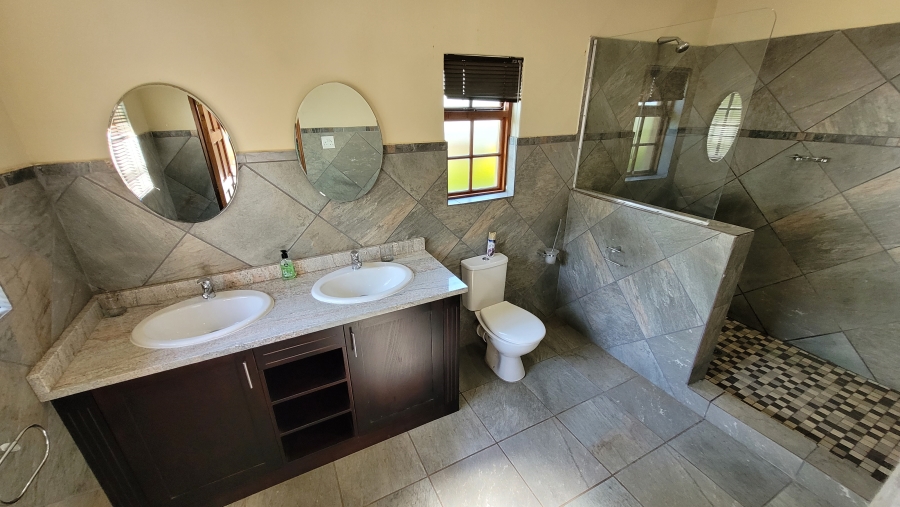 7 Bedroom Property for Sale in White River Mpumalanga