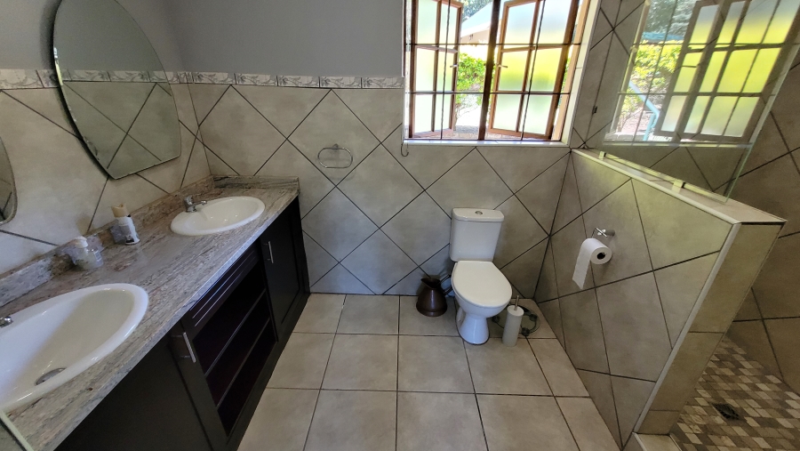 7 Bedroom Property for Sale in White River Mpumalanga