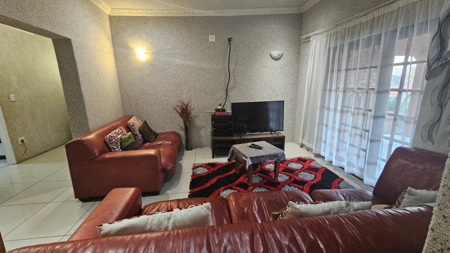 5 Bedroom Property for Sale in White River Ext 49 Mpumalanga