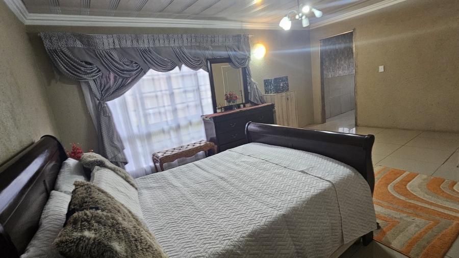 5 Bedroom Property for Sale in White River Ext 49 Mpumalanga