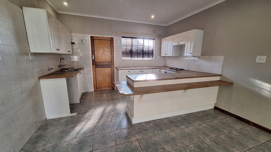 To Let 3 Bedroom Property for Rent in Nelspruit Ext 14 Mpumalanga