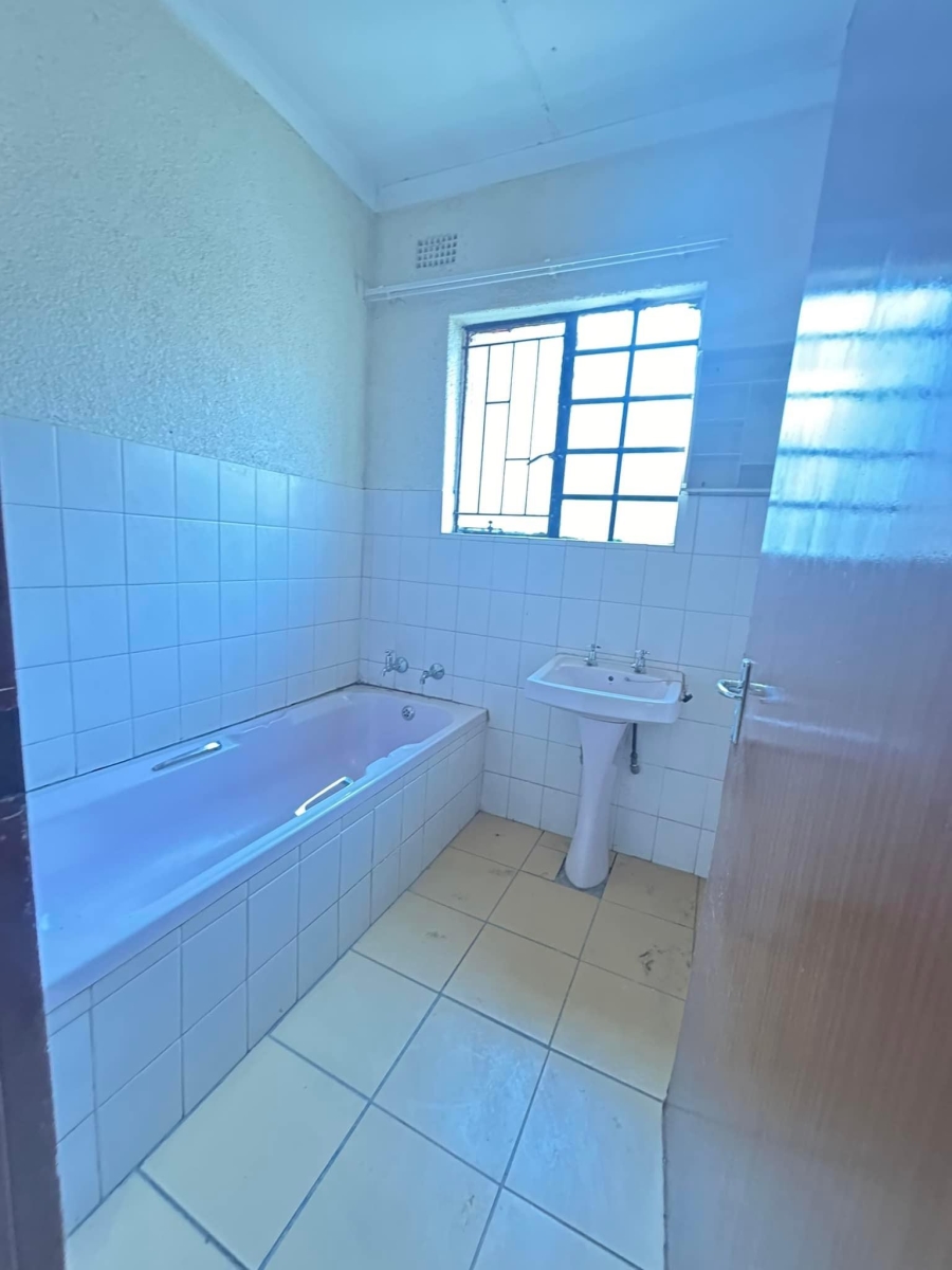 3 Bedroom Property for Sale in Kanyamazane Mpumalanga