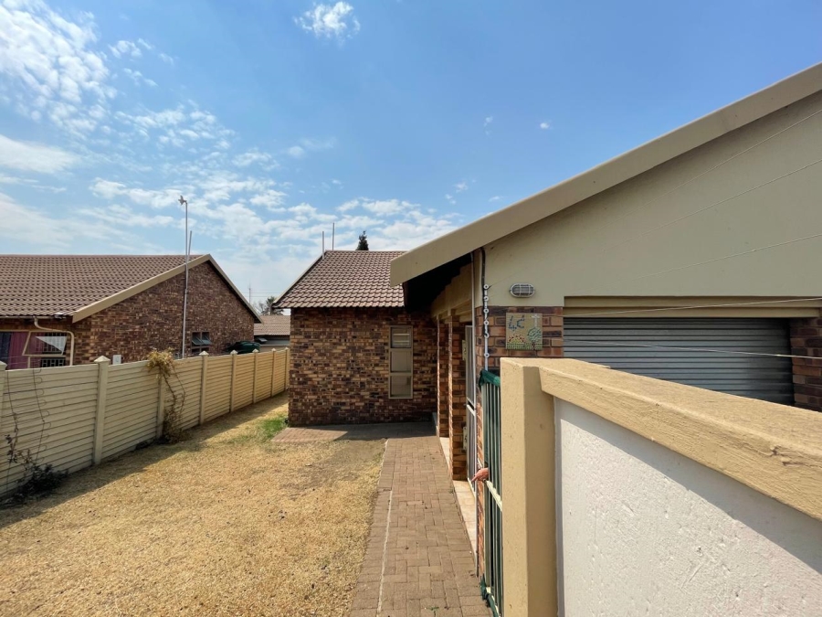 To Let 2 Bedroom Property for Rent in Trichardt Mpumalanga