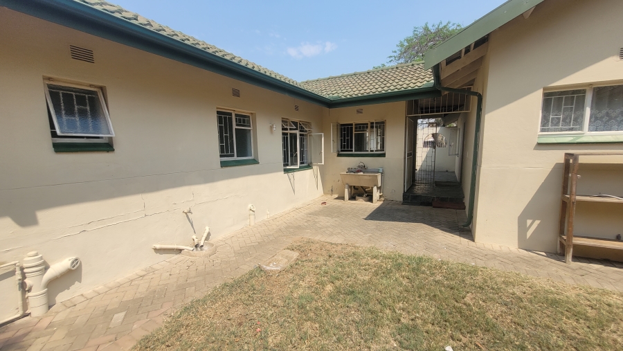 To Let 4 Bedroom Property for Rent in Nelspruit Ext 8 Mpumalanga