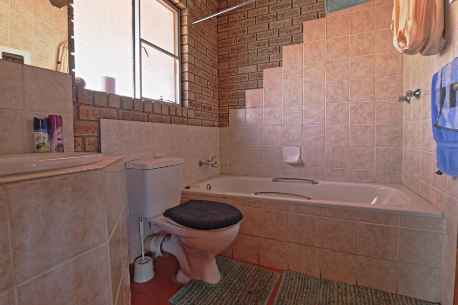 2 Bedroom Property for Sale in Marloth Park Mpumalanga