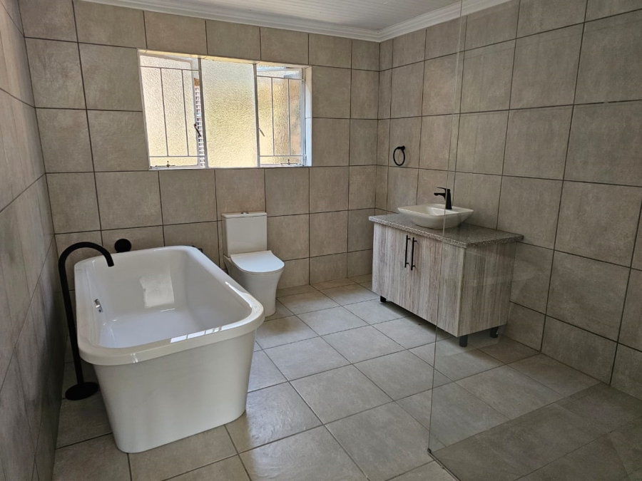 3 Bedroom Property for Sale in Sonheuwel Ext 1 Mpumalanga