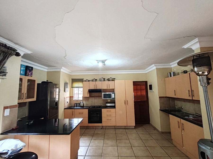 To Let 3 Bedroom Property for Rent in West Acres Mpumalanga