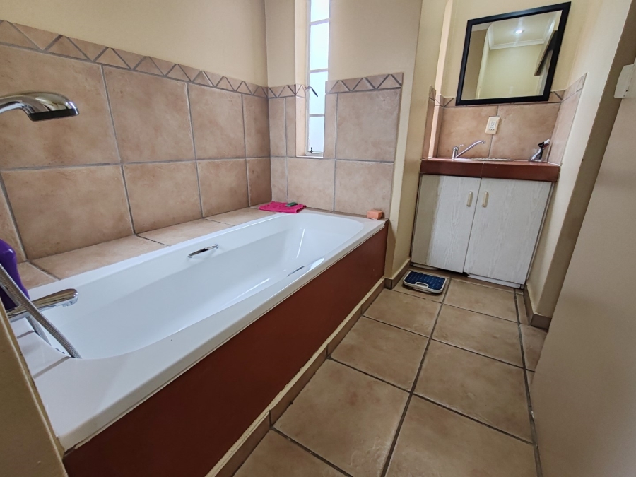 To Let 3 Bedroom Property for Rent in West Acres Mpumalanga