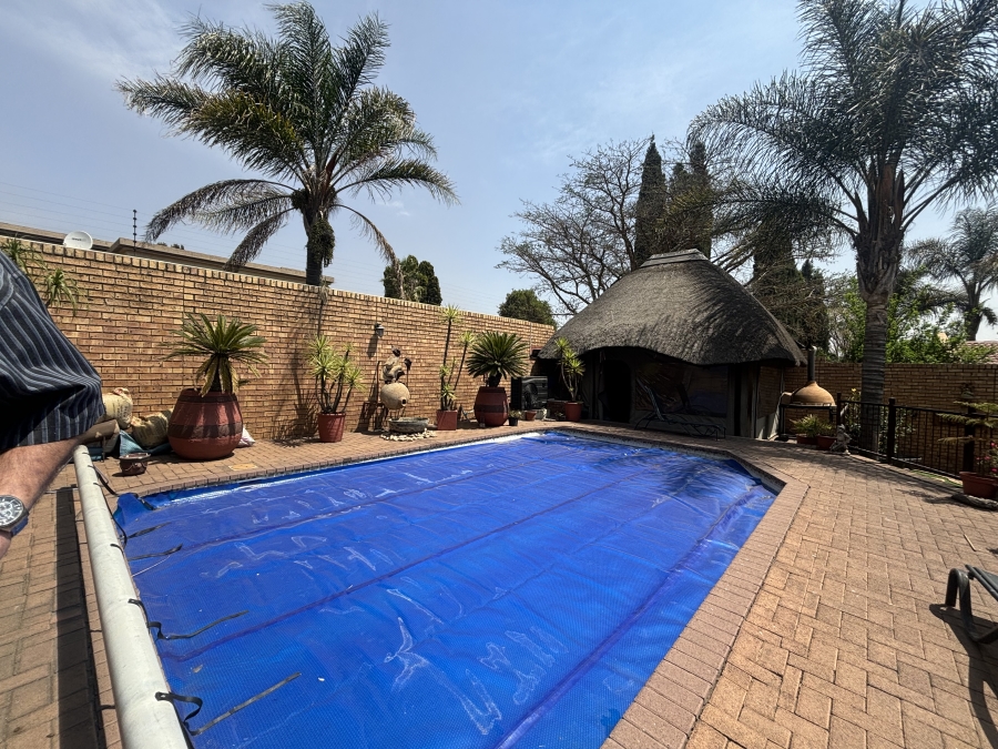 3 Bedroom Property for Sale in Die Heuwel Ext 4 Mpumalanga