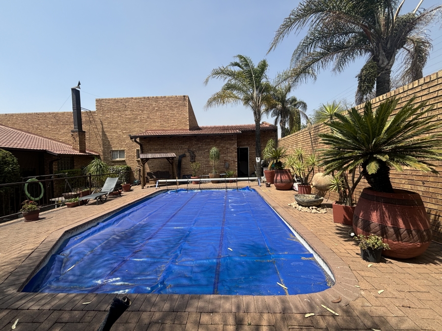 3 Bedroom Property for Sale in Die Heuwel Ext 4 Mpumalanga