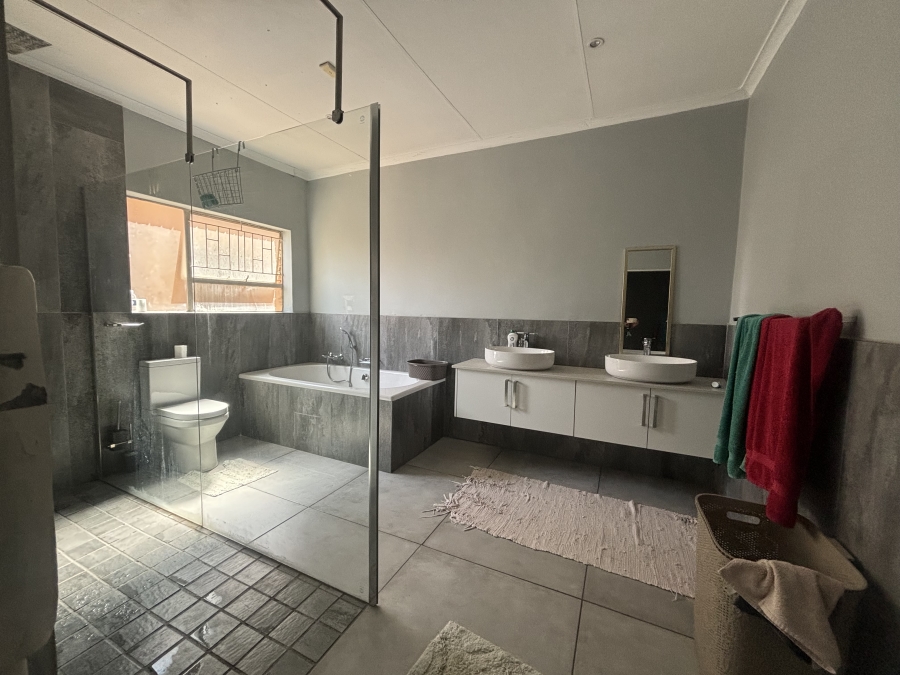 3 Bedroom Property for Sale in Reyno Ridge Mpumalanga