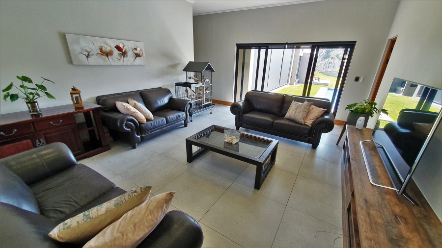 5 Bedroom Property for Sale in The Rest Nature Estate Mpumalanga