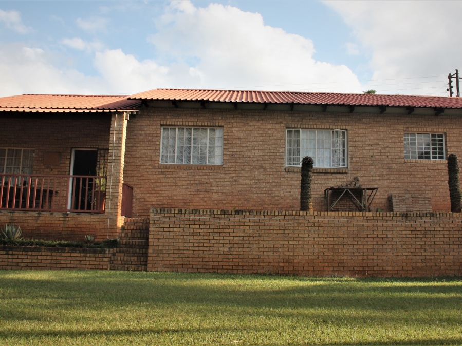 5 Bedroom Property for Sale in White River Mpumalanga