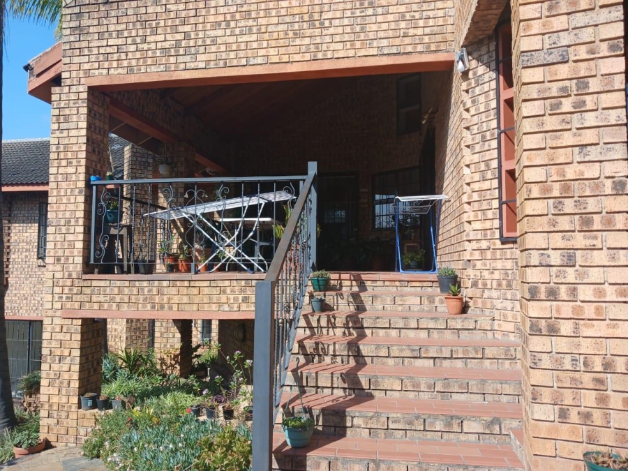 To Let 4 Bedroom Property for Rent in Sonheuwel Mpumalanga