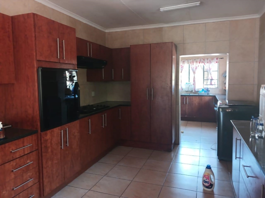 To Let 4 Bedroom Property for Rent in Sonheuwel Mpumalanga