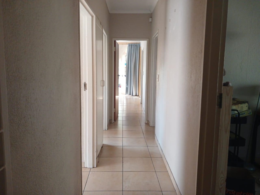 To Let 4 Bedroom Property for Rent in Sonheuwel Mpumalanga