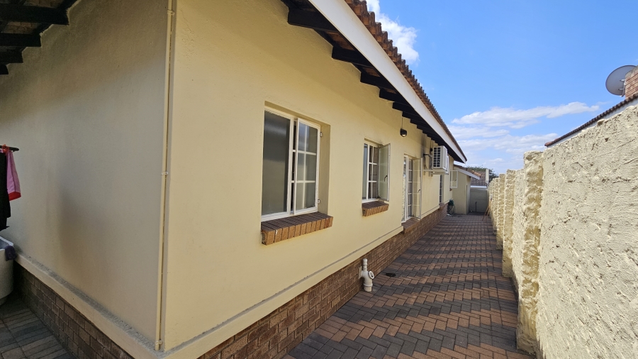 3 Bedroom Property for Sale in West Acres Ext 40 Mpumalanga