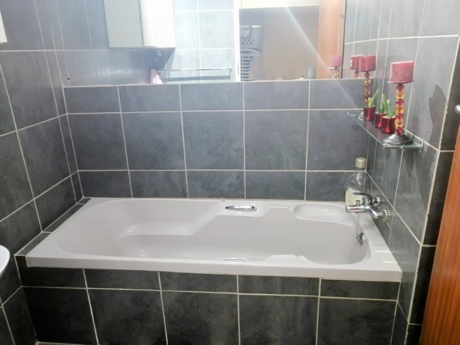 2 Bedroom Property for Sale in Nelspruit Mpumalanga