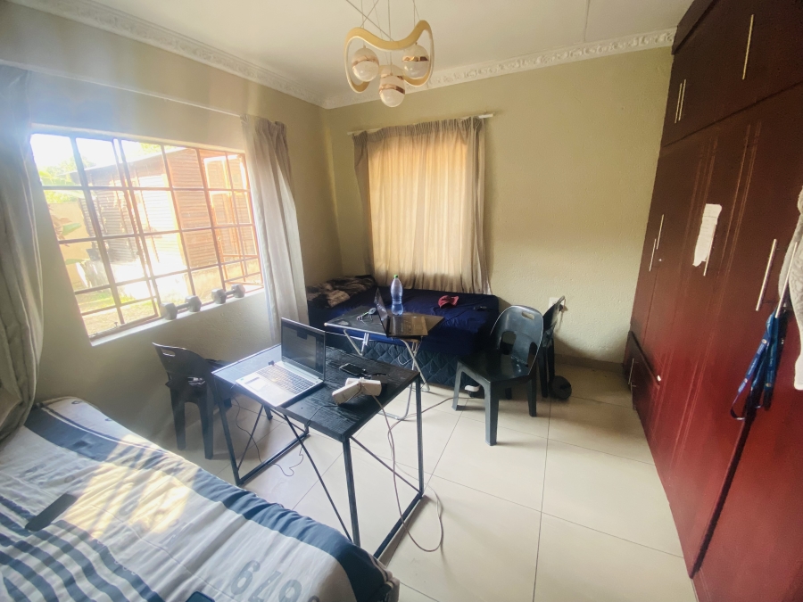 6 Bedroom Property for Sale in Stonehenge Ext 1 Mpumalanga