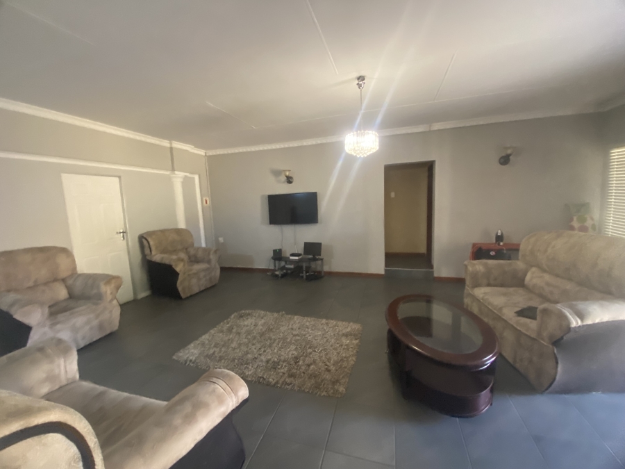 6 Bedroom Property for Sale in Stonehenge Ext 1 Mpumalanga