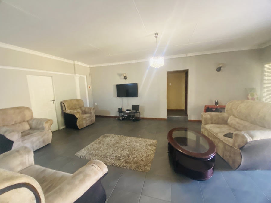 6 Bedroom Property for Sale in Stonehenge Ext 1 Mpumalanga