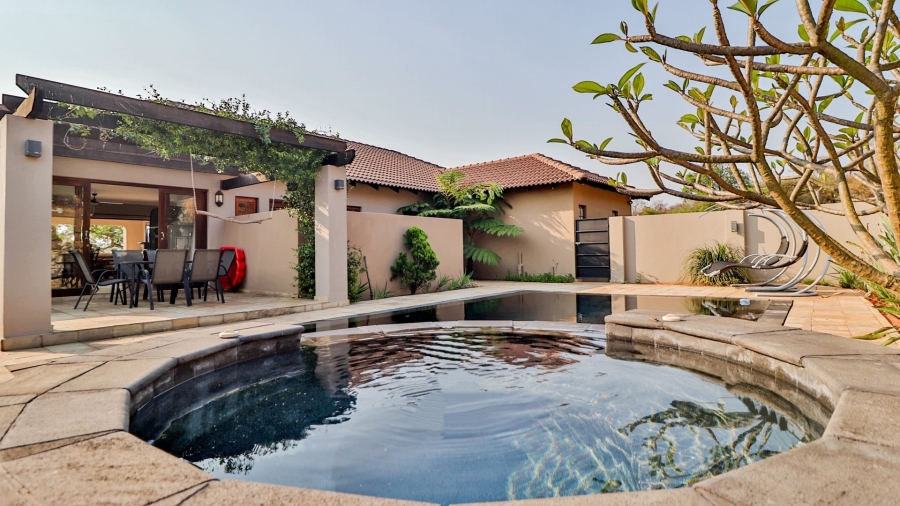 5 Bedroom Property for Sale in Ntulo Wildlife Estate Mpumalanga