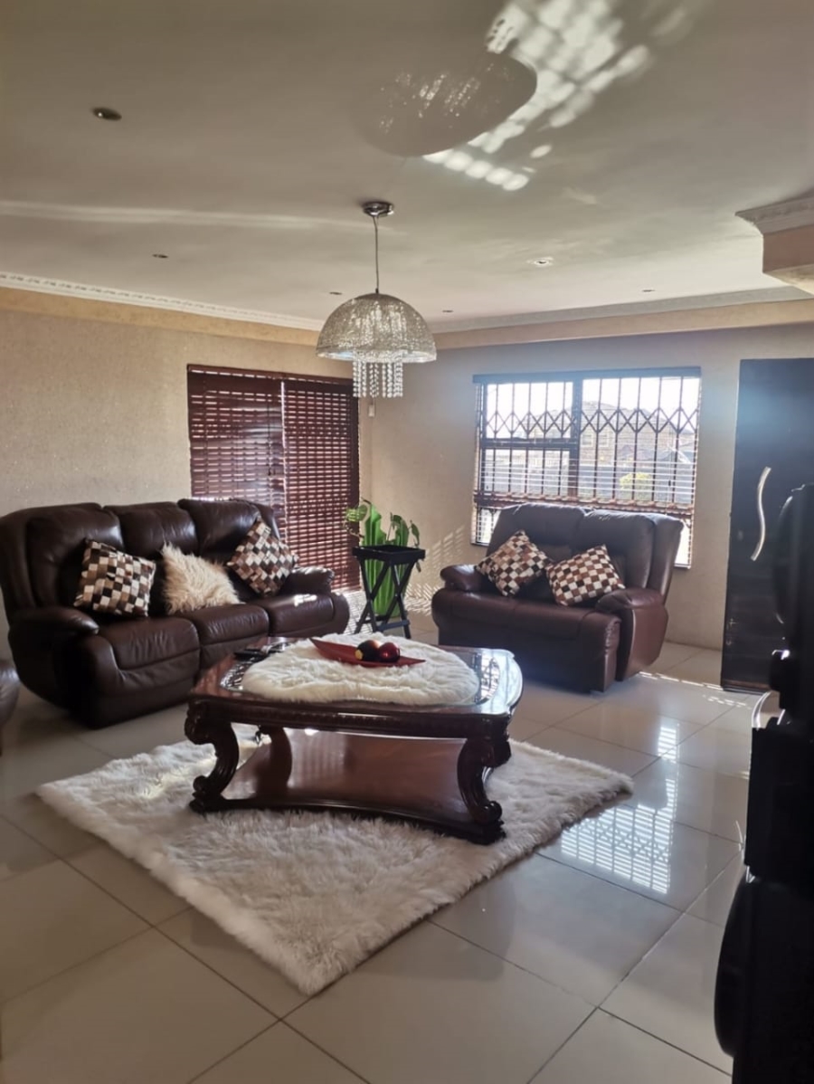 To Let 5 Bedroom Property for Rent in Kinross Mpumalanga