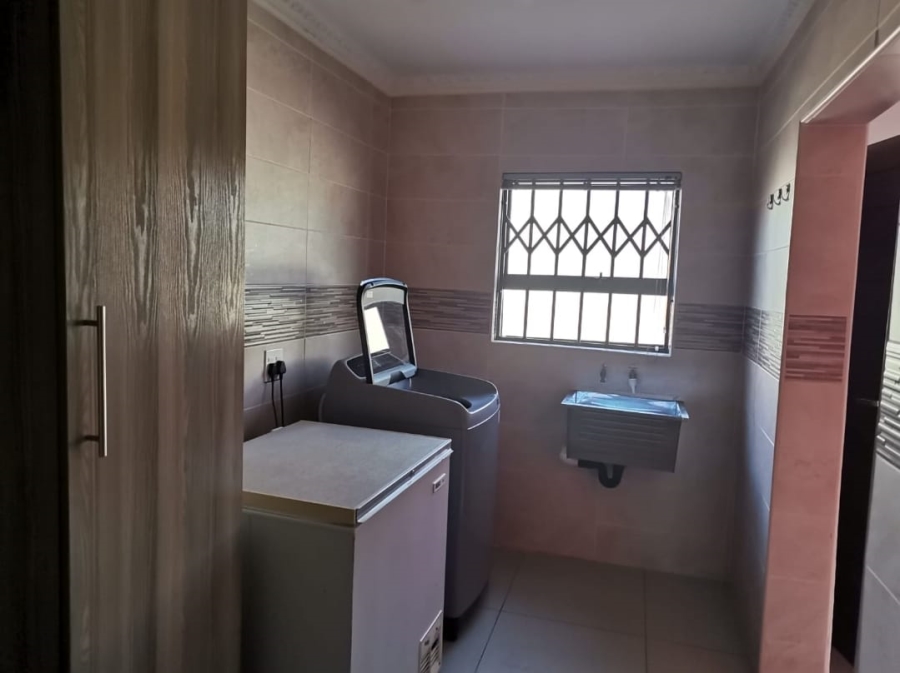 To Let 5 Bedroom Property for Rent in Kinross Mpumalanga