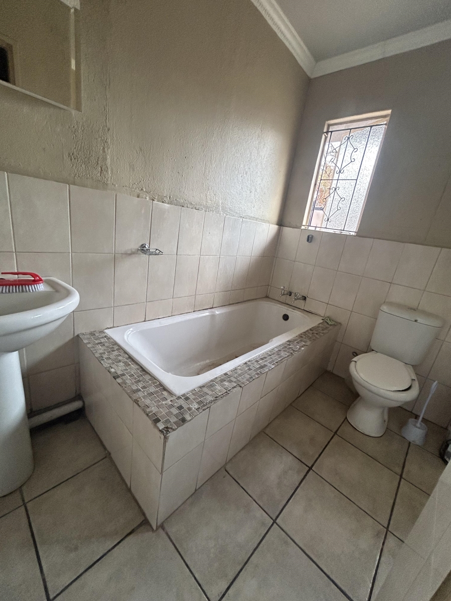 4 Bedroom Property for Sale in Kamagugu Mpumalanga